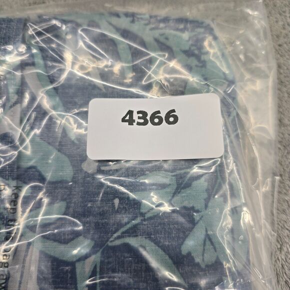 Travis Mathew Shirt Men's Blue Floral Hawaiian Button Shirt Golf Size XL - Picture 10 of 10